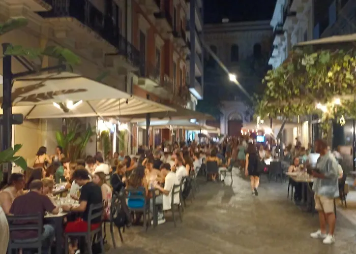 Vecchia Dante Apartman Bari